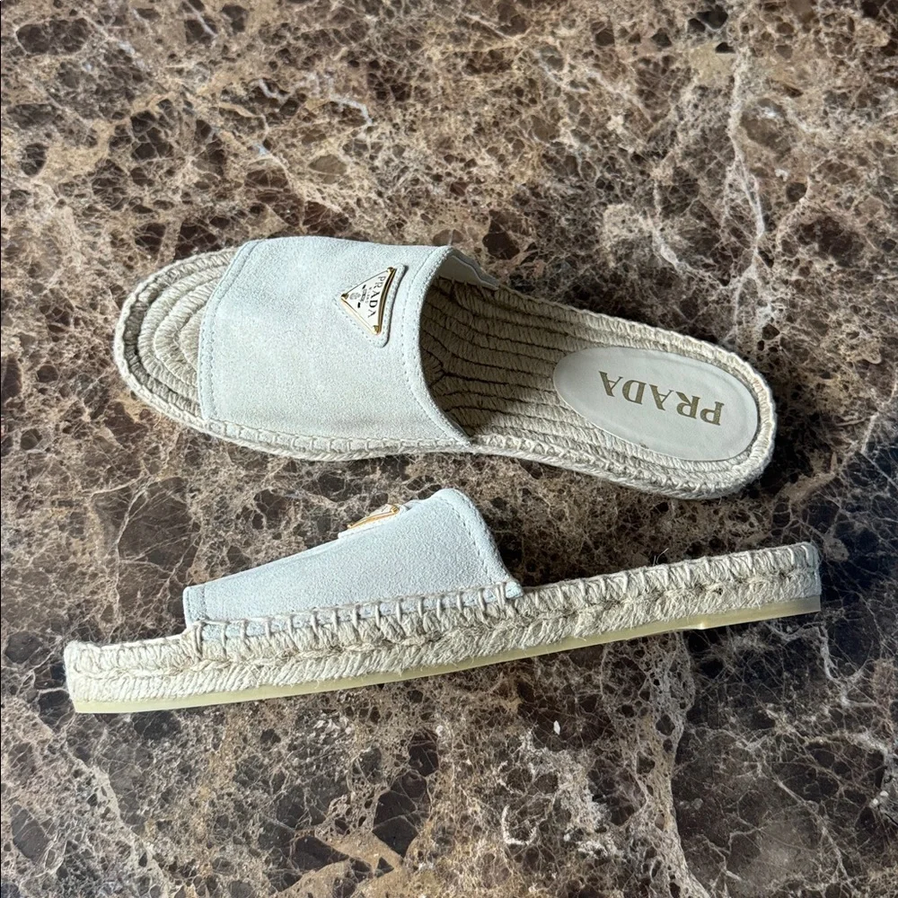 Prada suede light beige sandals flats slides gold gesso logo sz 40